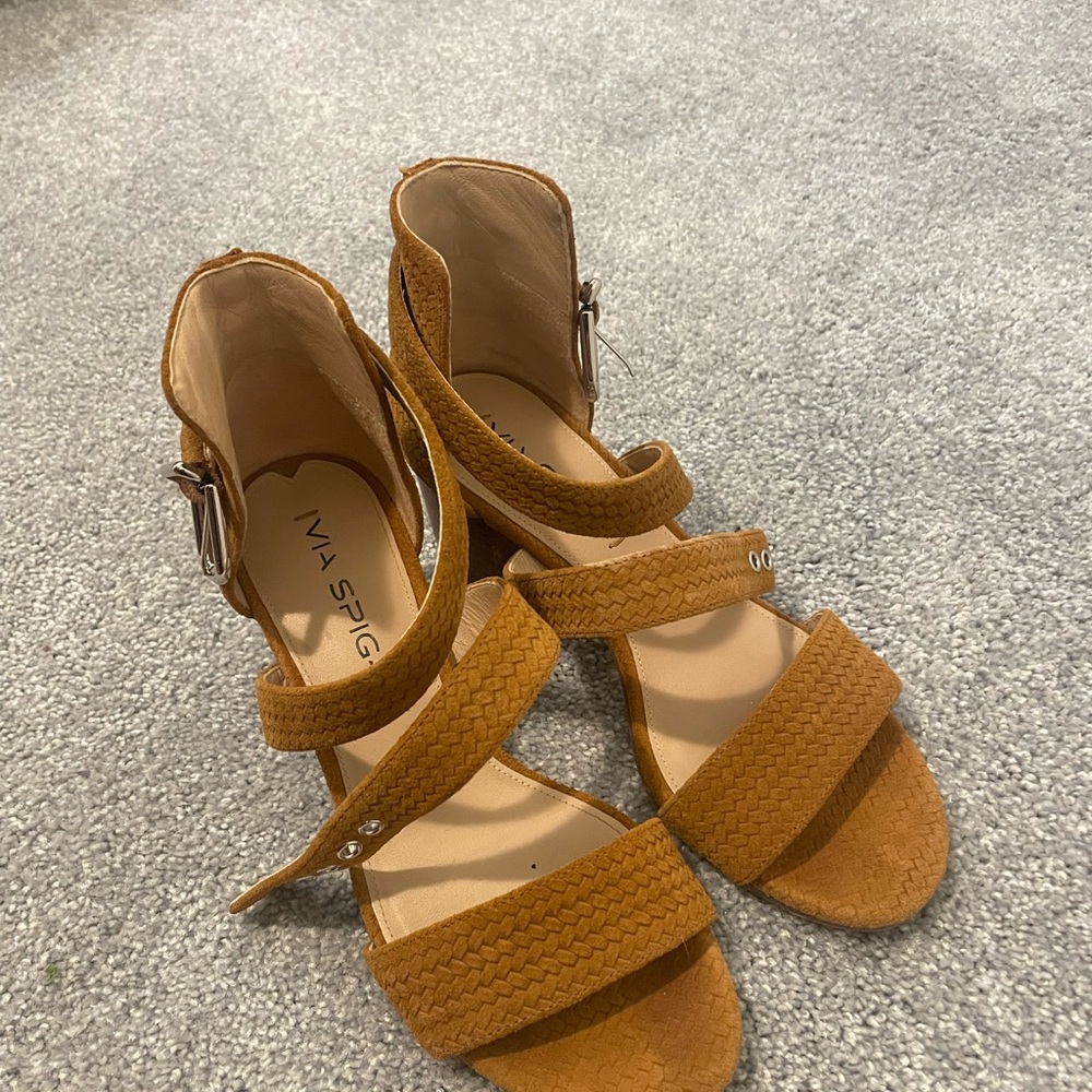 Via Spiga Tan Sandals